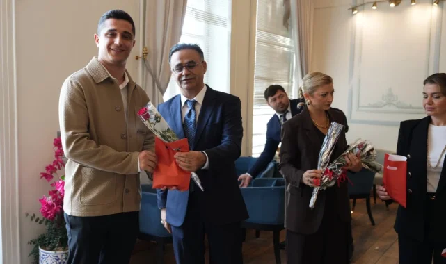 İzmir'de Öğretmenler Günü'nde anlamlı buluşma