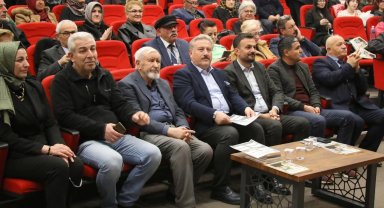 Kayseri Melikgazi'de mısralar konuştu