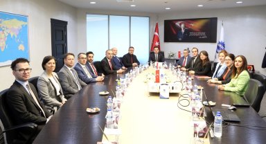 KAYSO ticaret müşavirlerini 'birebir' görüştürdü