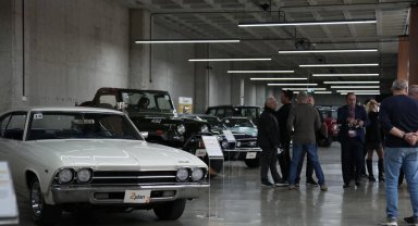 Klasik otomobil müzayedesine yoğun ilgi