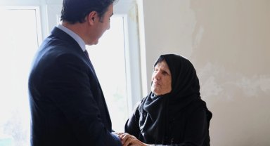 Kocaeli Büyükşehir acıları hafifletiyor