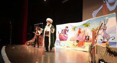 Kocaeli Çayırova'da çocuklar tiyatroyla ara tatilin keyfini çıkardı