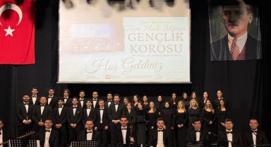 Kocaeli İzmit'te THM Gençlik Korosu'ndan muhteşem konser