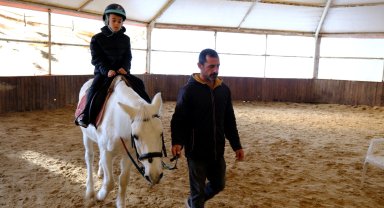 Kocaeli'de ara tatili at üstünde geçirdiler