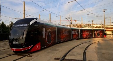 Kocaeli'de otobüs ve tramvaylarda Ata'ya saygı