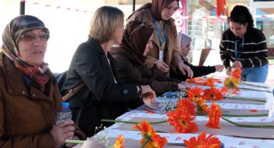 Kocaeli'den kadına şiddete turuncu farkındalık