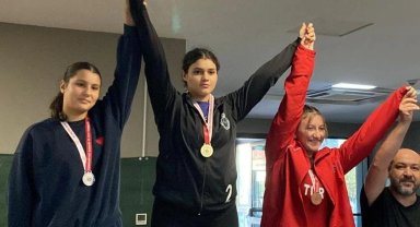 Konya Karataylı haltercilerden şampiyonada madalyalı kutlama