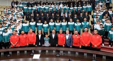 Konya'da Başkan Kılca'dan, futbol takımlarına destek