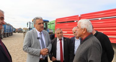 Konya'da Demirel çiftçilerin sorunlarını dinledi