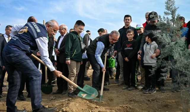 Malatya'da 2 bin 200 fidan toprakla buluştu