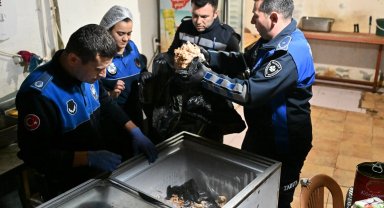 Manisa'da 150 kilo pişmiş tavuk eti ele geçirildi! İşletme mühürlendi