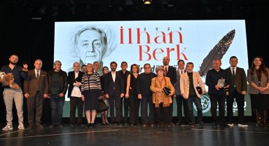 Manisa'da İlhan Berk şiir ödülü genç şaire verildi