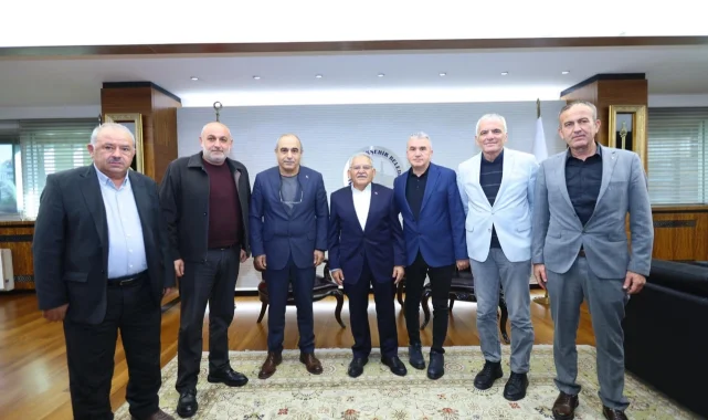 Memduh Büyükkılıç'a ziyaretçi akını