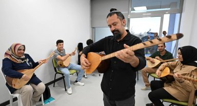 Mersin'de ücretsiz enstrüman kurslarına yoğun ilgi