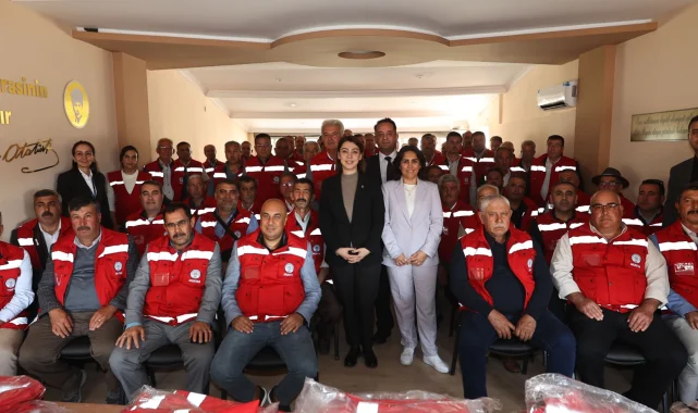 Muğla Büyükşehir'den 574 muhtara özel yelek