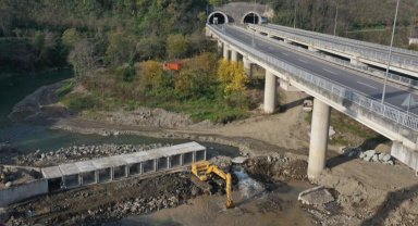 Ordu'da Akçaova Irmağı'na sel önlemi