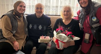 Sakarya ekipleri 65 yıllık evliliğin yıldönümüne şahitlik etti