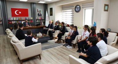 Sakarya Serdivanlı ilkokul öğrencilerinden Milli Eğitim'e ziyaret