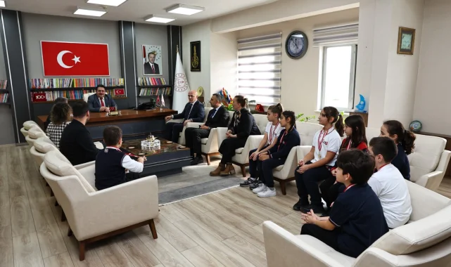 Sakarya Serdivanlı ilkokul öğrencilerinden Milli Eğitim'e ziyaret