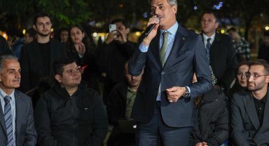 Sakarya'da Başkan Alemdar, üniversitelilerle buluştu