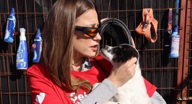 Serenay Sarıkaya'dan 'can dostlar' için özel mesai