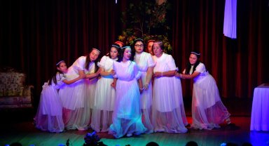 "Sevgi Elçileri" ilk kez Bornova'da sahnelendi