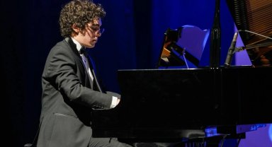 Trabzon'da piyano resitali büyük alkış aldı