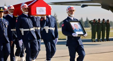 Uçak kazasında şehit olan iki subay Eskişehir'de karşılandı
