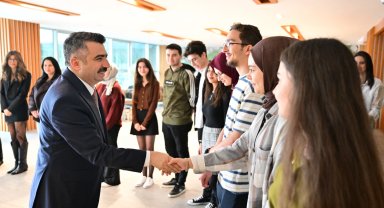 Yıldırım Belediye Başkanı Yılmaz gençlerle buluştu