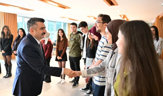 Yıldırım Belediye Başkanı Yılmaz gençlerle buluştu