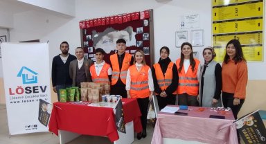 Zekiye Tekin'den lösemili çocuklara ziyaret