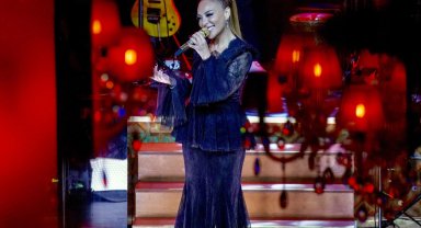 Ziynet Sali'den Muazzez Abacı'ya duygulandıran saygı