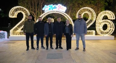 Adana'da 10 noktada yeni yıl ışıklandırması ile renkli görüntüler oluştu