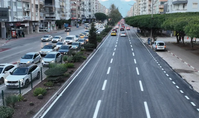 Antalya 100. Yıl Bulvarı'nda asfalt yenileme çalışması