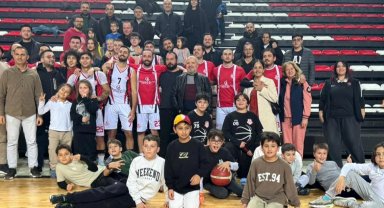 Antalya Muratpaşa basketbol namağlup şampiyon