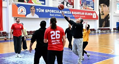 Antalya Muratpaşa'dan amatör spora nakdi destek
