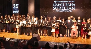 Antalya Piyano Festivali'nde gençler sahne aldı