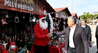 Antalya'da Başka Uysal'dan Yeni Yıl Çarşısı'na ziyaret