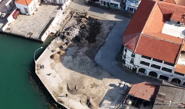 Ayvalık'ın denize açılan yeni meydanına modern dönüşüm