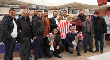 Başkan adayı Mustafa Çiçek'ten sosyete pazarı esnafına ziyaret