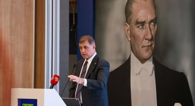 Başkan Tugay Burdur'da konuştu: Kendi kendine yeten şehirler artık bir gereklilik