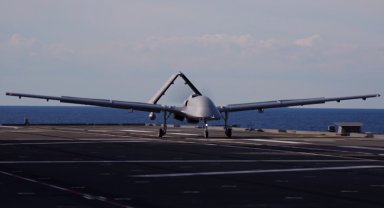 Bayraktar TB3'ten tarihi başarı! TCG Anadolu'da KUSV kontrol testi başarıyla tamamlandı