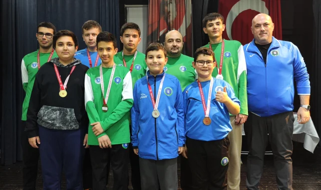 Bursa Büyükşehir Belediyesporlu satranççılardan 10 madalya