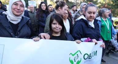 Bursa Osmangazi'de engelli bireyler farkındalık için yürüdü