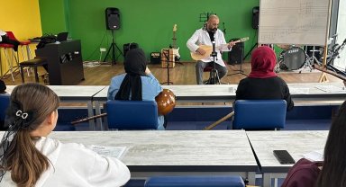 Çayırova'da bağlama kurslarına yoğun ilgi