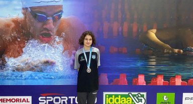 Çayırovalı yüzücüden 4 madalya birden