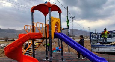 Doğanşehir Belediyesinden Güzelköy'e modern çocuk parkı