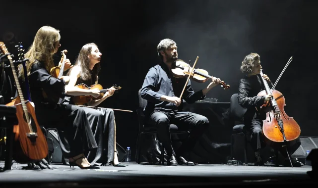 Dünyaca ünlü piyanist İzmir'de ayakta alkışlandı