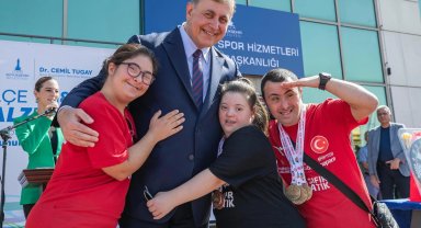 Engelleri aşarak İzmir'e gurur yaşattılar!