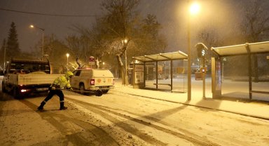 Gaziantep'te ulaşım için karla mücadele çalışmaları aralıksız sürüyor